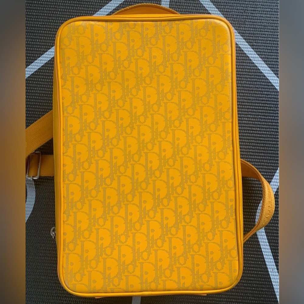 Dior Backpack. Men’s. Yellow.